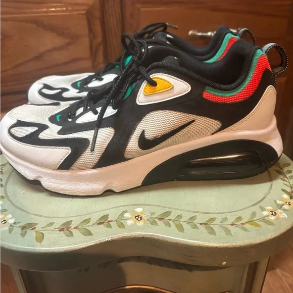 Black and White Chunky Sneakers with Cushioned Sole - Picture 2 of 6